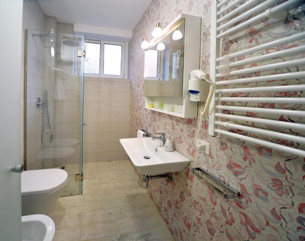 Konak Rooms L Skanderbeg Square Тирана Екстер'єр фото