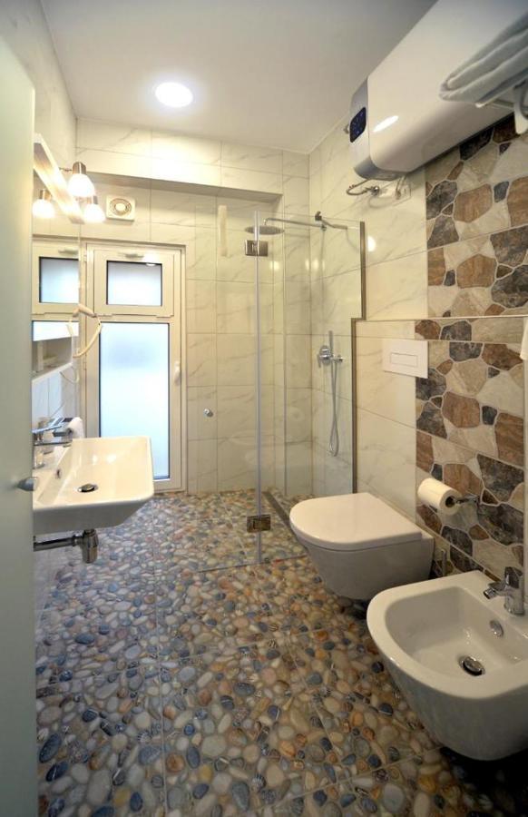 Konak Rooms L Skanderbeg Square Тирана Екстер'єр фото